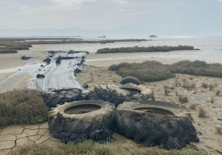 Ασυνείδητοι μολύνουν τον Θερμαϊκό συστηματικά