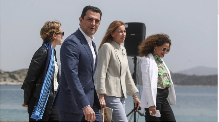 Ενέργεια: Στη Ρεβυθούσα ο Κ. Σκρέκας με την ευρωπαία Επίτροπο Ενέργειας – Προστίθεται μια πλωτή δεξαμενή