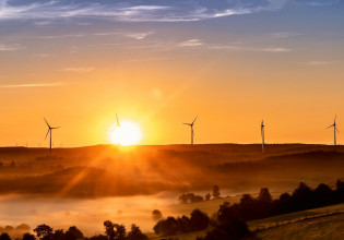 Γκάζι στις επενδύσεις ΑΠΕ και αποθήκευσης ενέργειας