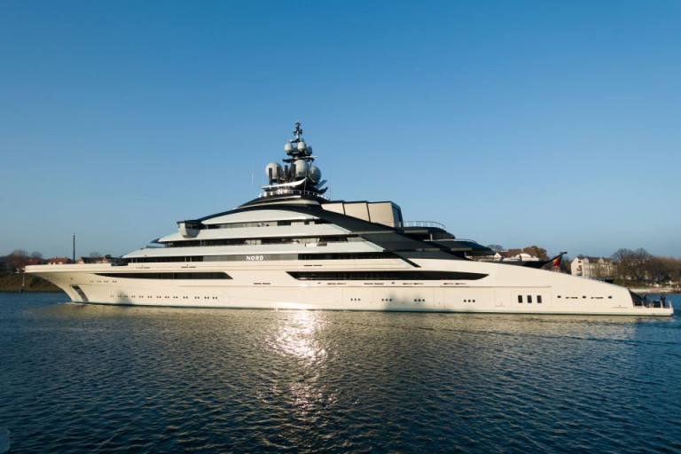 Το… κυπριακό αυτοκίνητο του Ρώσου ολιγάρχη