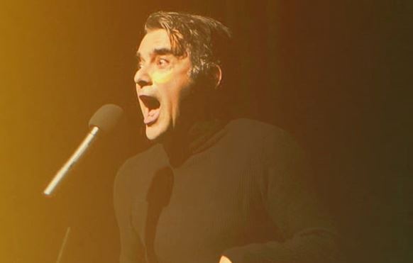 Το «Κόκκαλο» επιστρέφει για έξι παραστάσεις στο Θέατρο Τέχνης