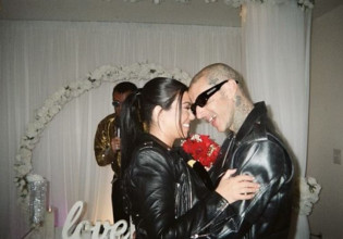 Κόρτνεϊ Καρντάσιαν: Στα πατώματα την ημέρα του γάμου της στο Λας Βέγκας