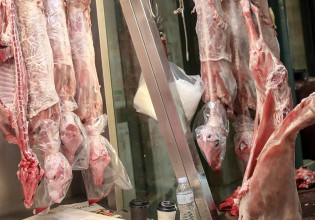 Οδηγίες από τον ΕΦΕΤ για το Πάσχα: Τι πρέπει να προσέχουν οι καταναλωτές