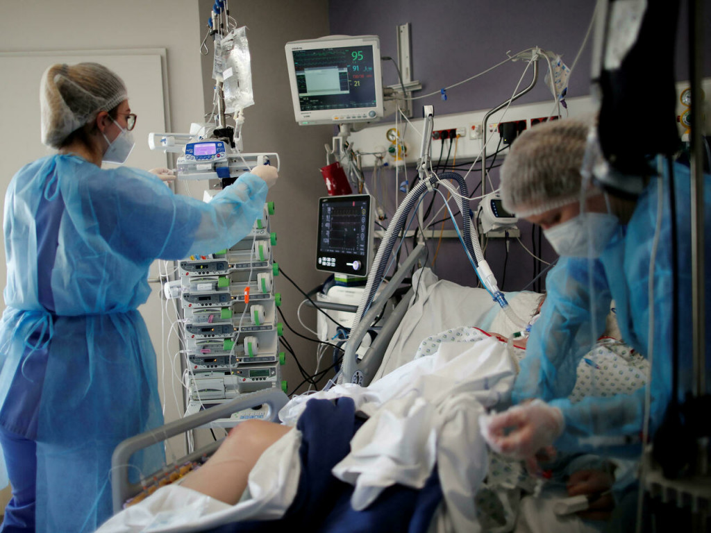 EODY: 77 COVID-19 deaths, over 8,000 infections, 180 reinfections, over 300 intubated