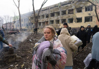 Πόλεμος στην Ουκρανία: Συνέντευξη με την έγκυο που χτυπήθηκε στη Μαριούπολη – Τι φέρεται να υποστηρίζει