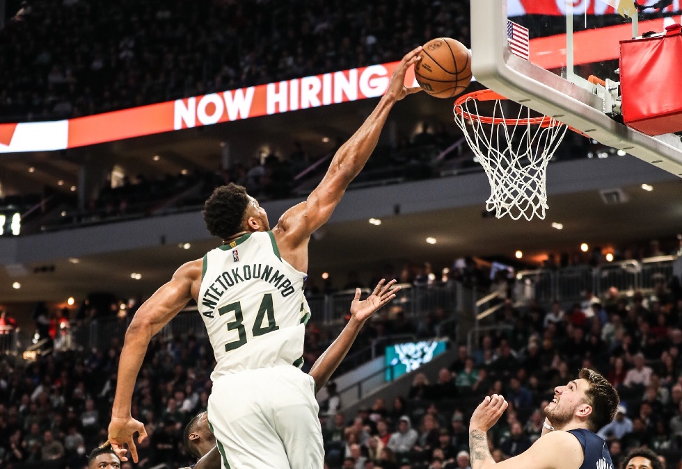 Ο Ντόντσιτς σταμάτησε τον εξαιρετικό Γιάννη και τους Μπακς (118-112)