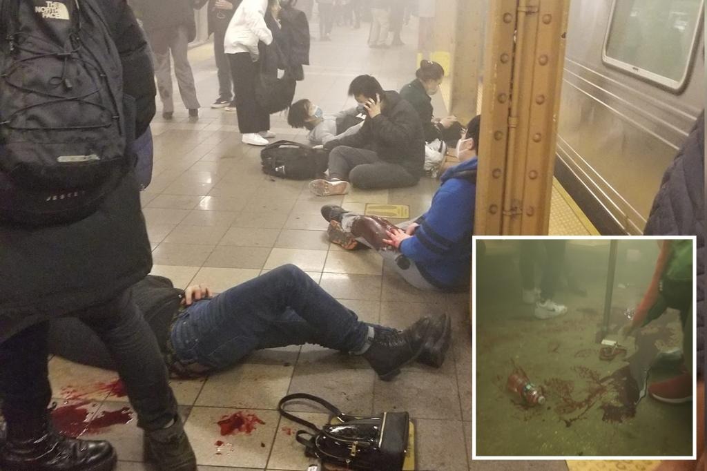 Νέα Υόρκη: Πυροβολισμοί και πολλά θύματα σε σταθμό του μετρό - Οι πρώτες πληροφορίες