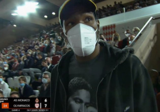 Χειραψία Αγγελόπουλων με Ντουράντ στο ημίχρονο του Μονακό – Ολυμπιακός