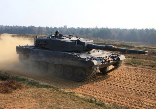 Πόλεμος στην Ουκρανία: Χρήματα και όπλα στο Κίεβο από το Βερολίνο αλλά όχι Leopard