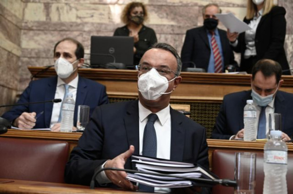 Συμπληρωματικός προϋπολογισμός: Τέλη κυκλοφορίας με το μήνα – Ποιοι αγρότες δεν πληρώνουν τέλος επιτηδεύματος