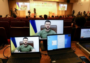 Πόλεμος στην Ουκρανία: Τι απάντησε η Σεούλ στο αίτημα Ζελένσκι για όπλα