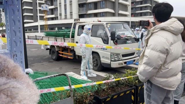 Κοροναϊός: «Αναρωτιόμαστε μήπως συμβαίνει κάτι στη Σανγκάη που δεν μας έχουν πει», λέει ο Γαλιατσάτος