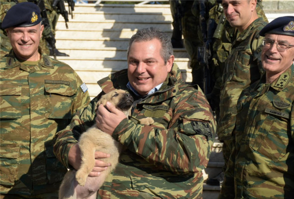 Ο Πάνος παίρνει το όπλο του ξανά κατά των Τούρκων