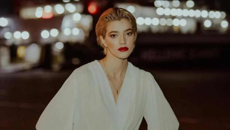 Συγκλονίζει γνωστό μοντέλο: Πώς να πιστέψω στον Θεό;