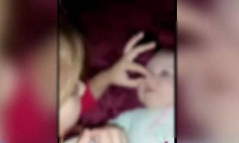 Πάτρα: Βίντεο με την Τζωρτζίνα να κλείνει τη μύτη της Ίριδας ενώ παίζουν