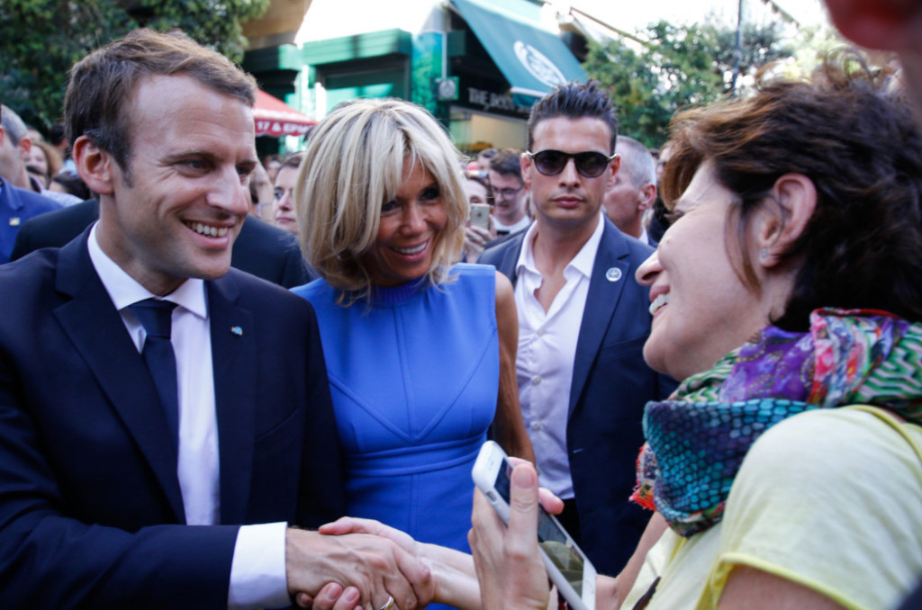 Όταν ο Μακρόν απήγγειλε Σεφέρη κι έκανε βόλτα στην Ερμού