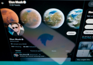 The Economist: O Έλον Μασκ κάνει ιδιωτική τη «δημόσια πλατεία»