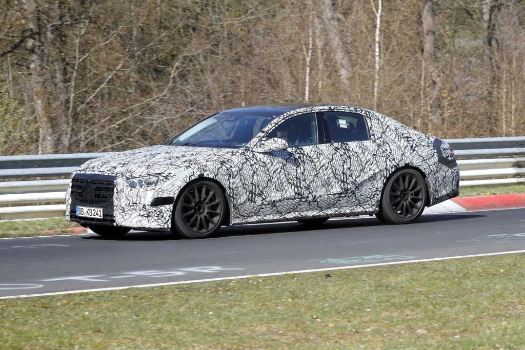 Mercedes-Benz E-Class: Νέα δυναμική