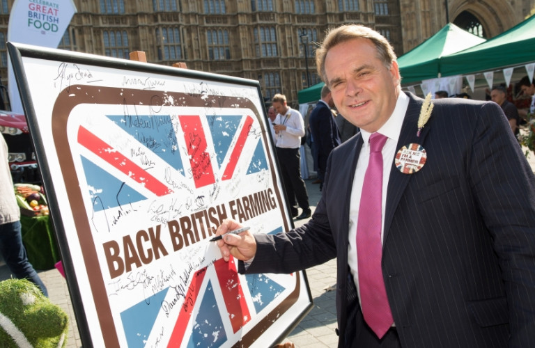 Βρετανία: Παραιτήθηκε ο βουλευτής των Συντηρητικών που έβλεπε πορνό