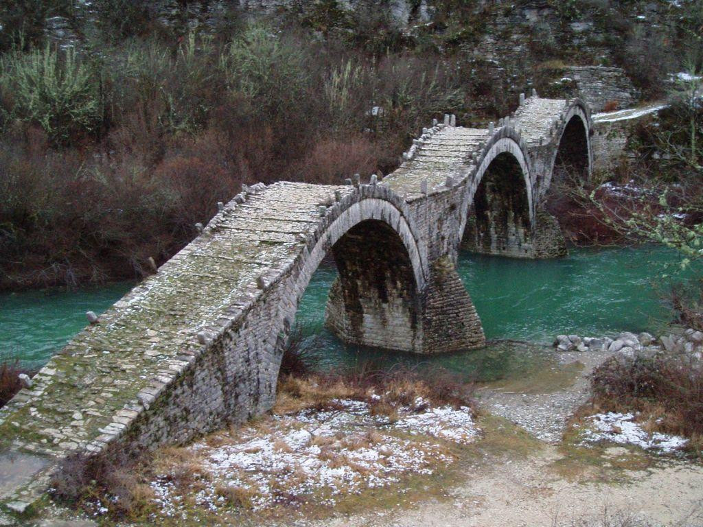 Οδοιπορικό στα εμβληματικά γεφύρια του Ζαγορίου