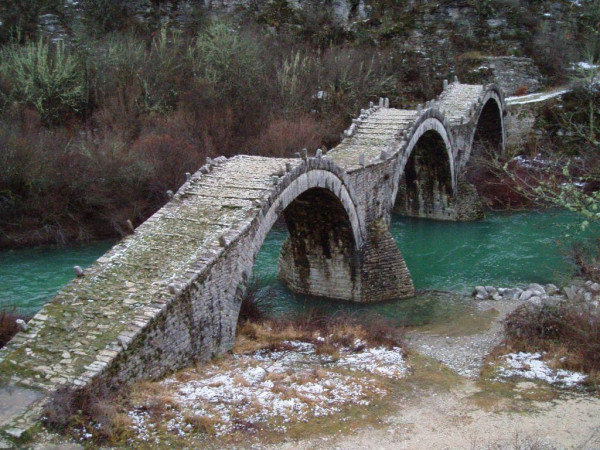 Οδοιπορικό στα εμβληματικά γεφύρια του Ζαγορίου