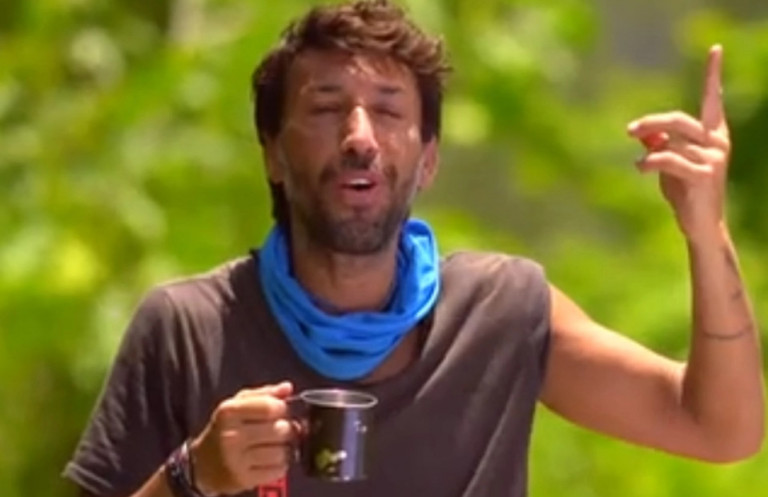 Survivor: Εκτός ελέγχου ο Κωνσταντίνος Εμμανουήλ – «Γίνονται Σόδομα και Γόμορρα – Υπάρχει ειδύλλιο ανάμεσα σε…»