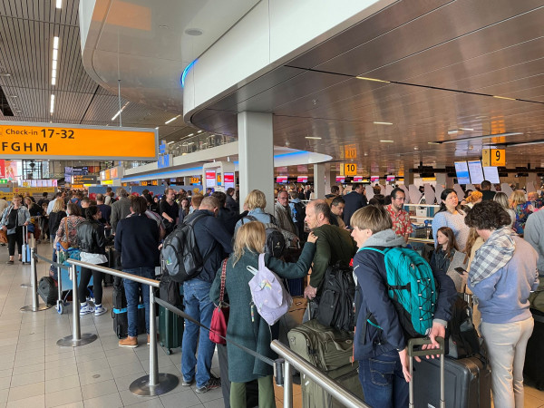 Άμστερνταμ: Χάος στο αεροδρόμιο Schiphol λόγω απεργιακής κινητοποίησης