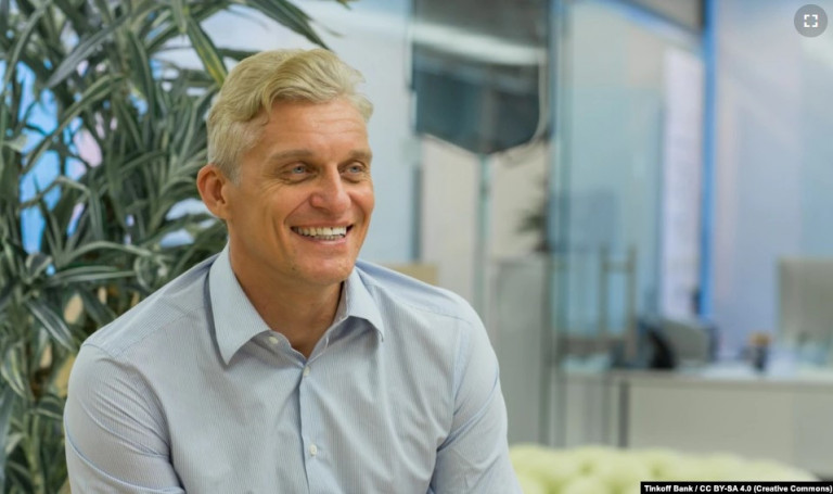 Ρωσία: Ο δισεκατομμυριούχος, Όλεγκ Τινκόφ, τάσσεται κατά του πολέμου στην Ουκρανία