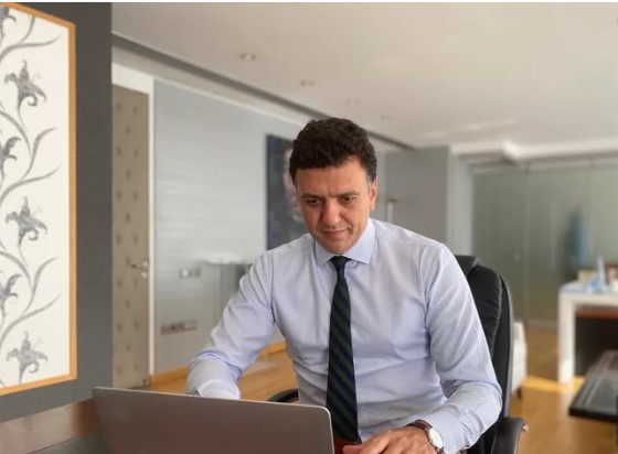 Κικίλιας στη Le Figaro: Περισσότεροι Γάλλοι φέτος στην Ελλάδα