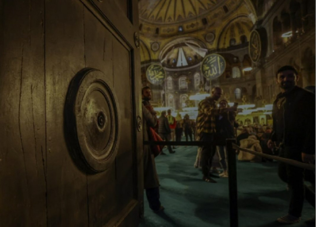 Αγία Σοφία: «Αποκαταστάθηκε η ζημιά στην αυτοκρατορική πύλη», λένε τουρκικά ΜΜΕ