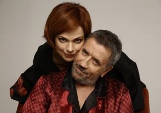 Δάφνη Λαμπρόγιαννη: Αποχώρησε από την παράσταση με τον Σπύρο Παπαδόπουλο – Τι καταγγέλλει η ίδια