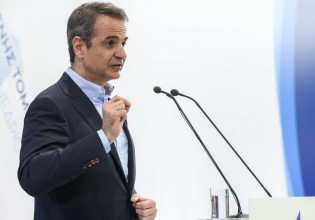 Προσυνέδριο ΝΔ: Δέσμευση Μητσοτάκη για μεγαλύτερη στήριξη στους λογαριασμούς ρεύματος – Τι είπε για τις εκλογές