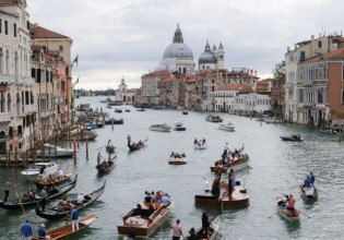 Βενετία: Μεγάλη αύξηση των τουριστών στη Βενετία – Προς ένα σύστημα εισόδου στην πόλη με ηλεκτρονική κράτηση