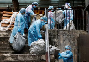 Κοροναϊός: Η πολιτική μηδενικής ανοχής του Χονγκ Κονγκ δημιουργεί βουνά πλαστικών απορριμμάτων