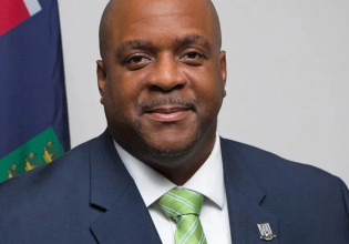 ΗΠΑ: Συνελήφθη ο πρωθυπουργός των βρετανικών Παρθένων Νήσων – Κατηγορείται για συνέργεια σε διακίνηση ναρκωτικών