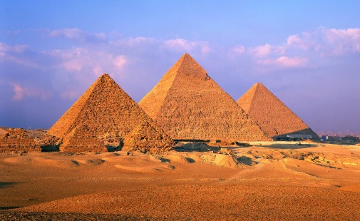 Λύθηκε το μυστήριο πίσω από την ευθυγράμμιση των πυραμίδων