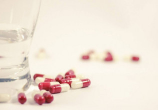 Υπουργείο Υγείας: Από τα φαρμακεία των νοσοκομείων του ΕΣΥ η διάθεση αντιικών χαπιών Κυριακή και Δευτέρα