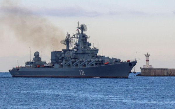 Moskva: Πώς δέχτηκε πλήγμα η ναυαρχίδα του ρωσικού στόλου – Αναφορές για αντιπερισπασμό