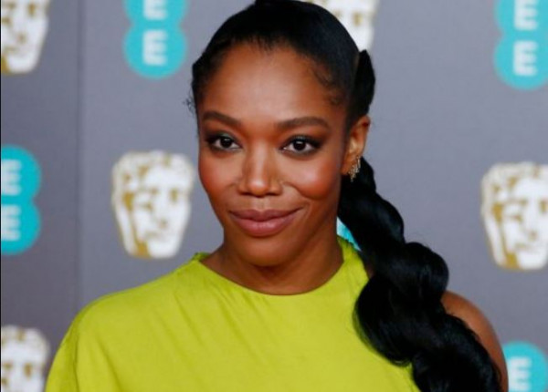 Πρώτη φωτογραφία της Ναόμι Άκι ως Γουίτνεϊ Χιούστον – Απίστευτη ομοιότητα