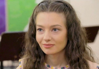 Αμάντα Γεωργιάδη: «Δεν μπορώ να μην κοιτάζω τα στοιχήματα για τη Eurovision»