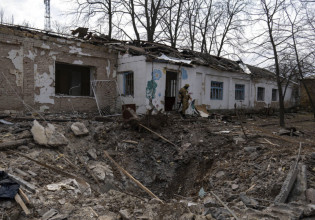 Πόλεμος στην Ουκρανία: Βίντεο από ρωσικούς βομβαρδισμούς σε νοσοκομείο του Μικολάεφ