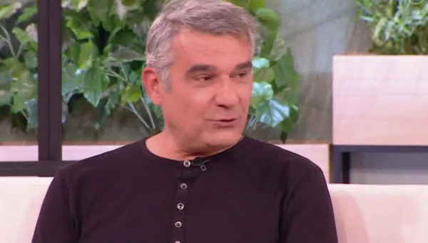 Κώστας Αποστολάκης: Η εξομολόγηση για την πίστη του στον Θεό και η σχέση του με την κόρη του