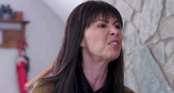 Η Γη της Ελιάς: Η Αρετή βρίζει τη Μαργαρίτα και επιτίθεται στην Εύα