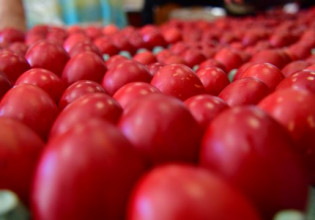 Γιατί βάφουμε κόκκινα αυγά τη Μεγάλη Πέμπτη