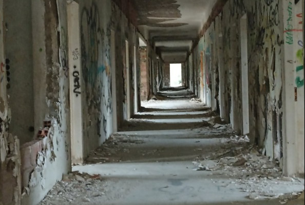 Πεντέλη: Παγίδες πτώσης από μεγάλο ύψος