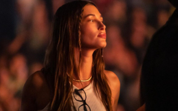 Χέιλι Μπίμπερ: «Ήταν μια από τις πιο τρομακτικές στιγμές της ζωής μου»