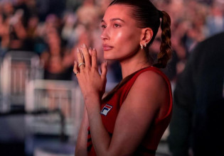 Χέιλι Μπίμπερ: Η φωτογραφία που πόσταρε μέσα από το νοσοκομείο