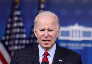 Μπάιντεν: «Ενδείξεις» δίωξης συμβούλων από τον Πούτιν αλλά και… «πολλή σεναριολογία»