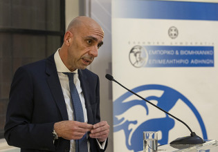 Μπρατάκος: Καίρια κυβερνητική παρέμβαση η αύξηση του κατώτατου μισθού