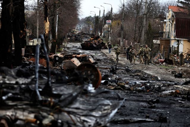 Πόλεμος στην Ουκρανία: Σκόπιμη η «σφαγή» στη Μπούκα λέει το Κίεβο – Ζητάει την επιβολή νέων κυρώσεων κατά της Ρωσίας